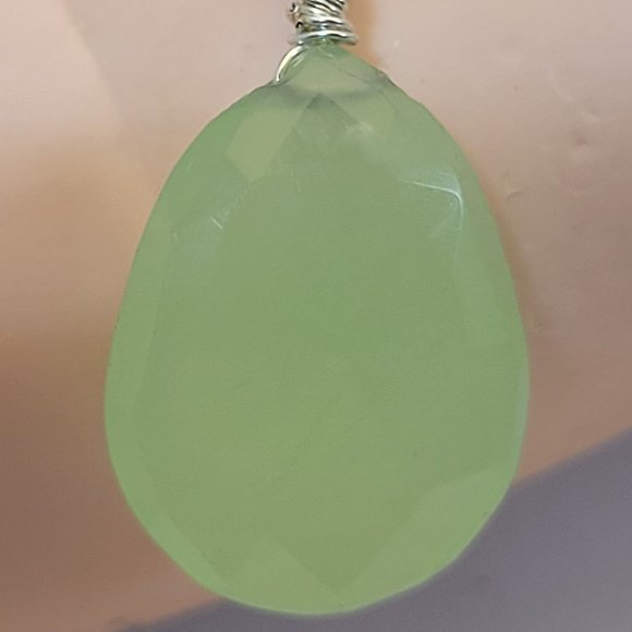 Nashelle Grape Green Faceted Teardrop Quartz Necklace On Gold Filled Link Chain - Picture 7 of 8